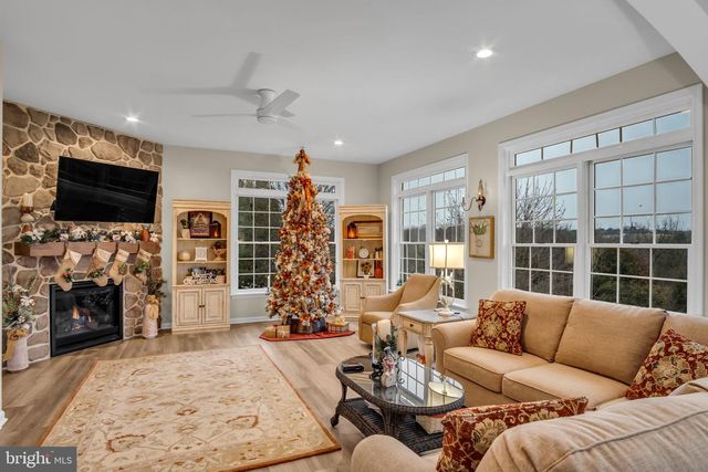 1709 COUNTRY MANOR DR, York, PA 17408