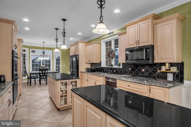 1709 COUNTRY MANOR DR, York, PA 17408