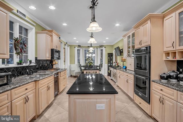 1709 COUNTRY MANOR DR, York, PA 17408