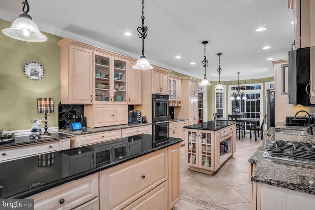 1709 COUNTRY MANOR DR, York, PA 17408