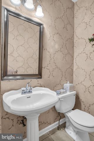 1709 COUNTRY MANOR DR, York, PA 17408