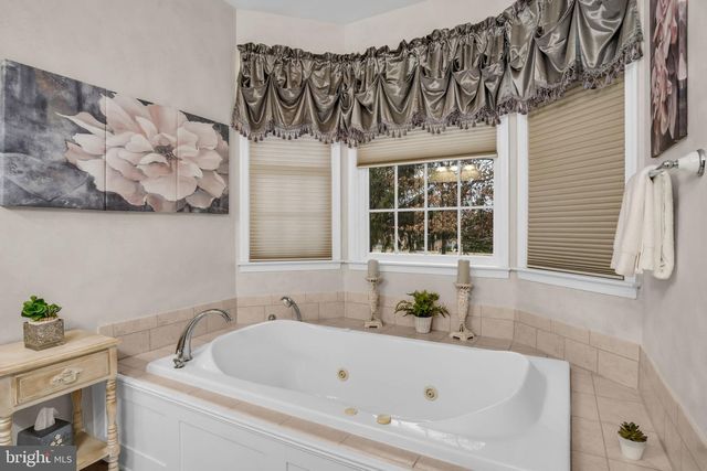 1709 COUNTRY MANOR DR, York, PA 17408