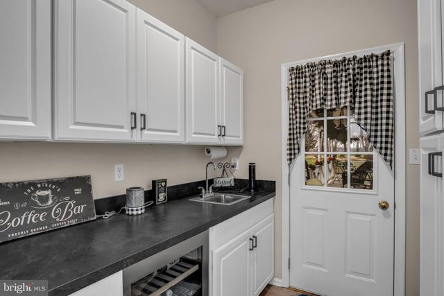 1709 COUNTRY MANOR DR, York, PA 17408