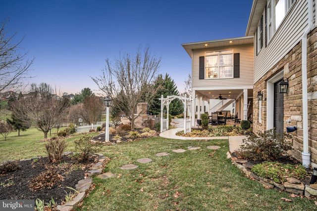 1709 COUNTRY MANOR DR, York, PA 17408