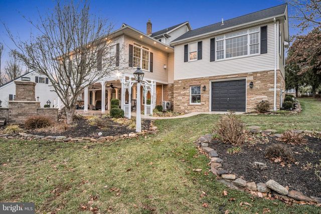 1709 COUNTRY MANOR DR, York, PA 17408