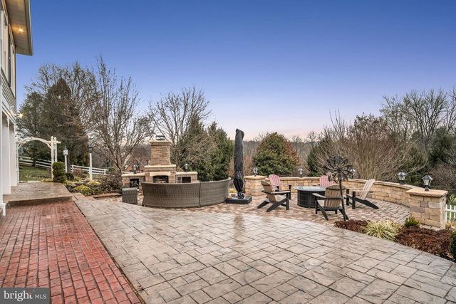 1709 COUNTRY MANOR DR, York, PA 17408