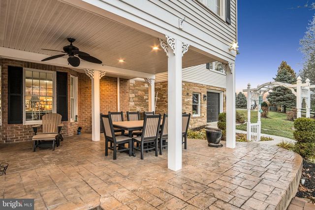 1709 COUNTRY MANOR DR, York, PA 17408