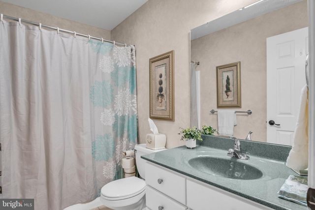 1709 COUNTRY MANOR DR, York, PA 17408