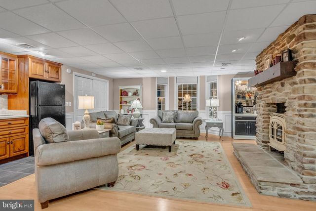 1709 COUNTRY MANOR DR, York, PA 17408