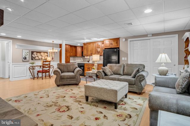 1709 COUNTRY MANOR DR, York, PA 17408