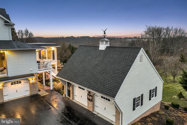 1709 COUNTRY MANOR DR, York, PA 17408