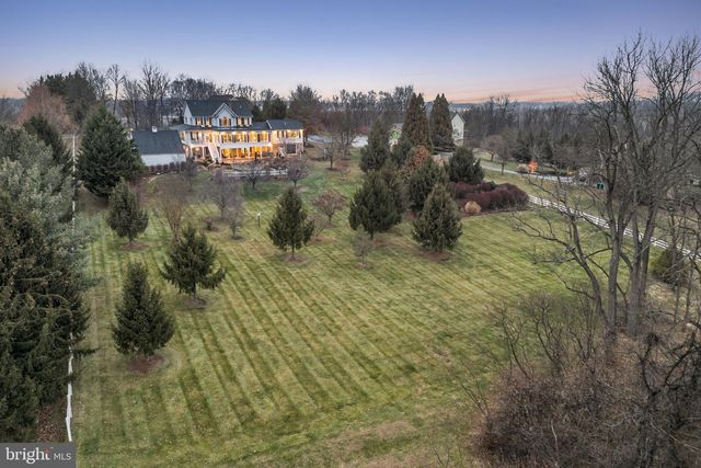 1709 COUNTRY MANOR DR, York, PA 17408