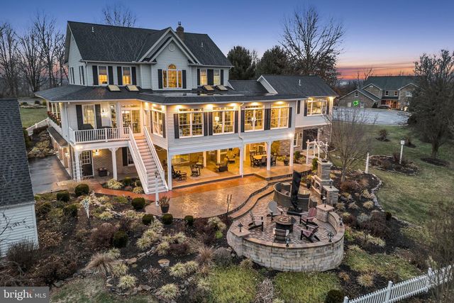 1709 COUNTRY MANOR DR, York, PA 17408