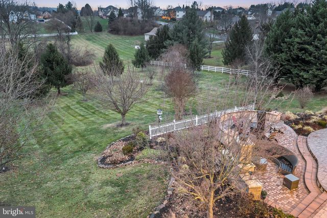 1709 COUNTRY MANOR DR, York, PA 17408