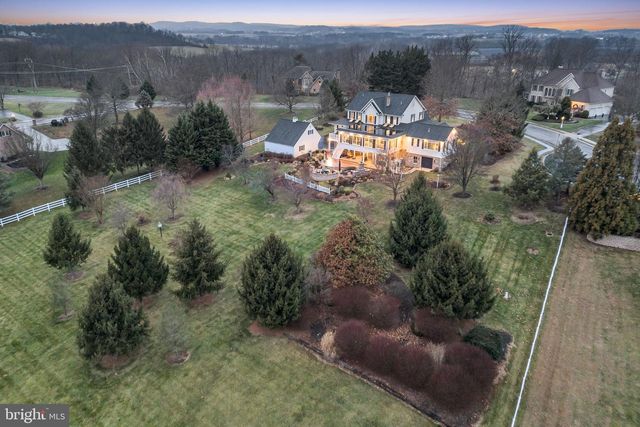 1709 COUNTRY MANOR DR, York, PA 17408