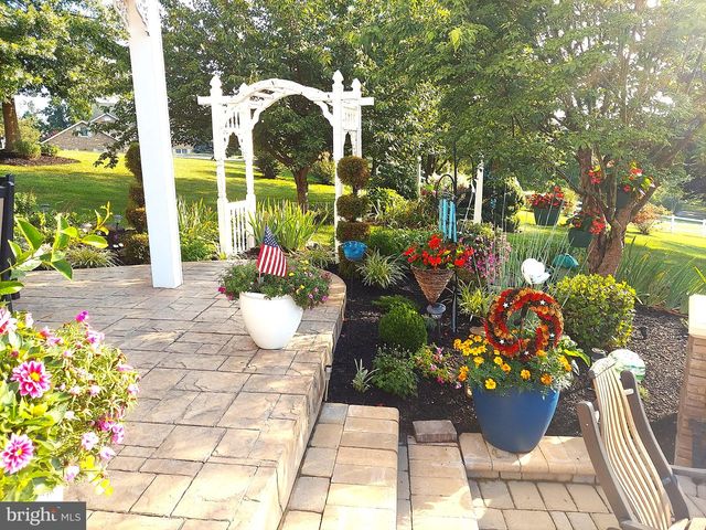 1709 COUNTRY MANOR DR, York, PA 17408