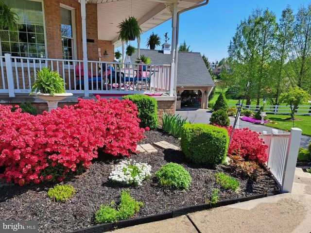 1709 COUNTRY MANOR DR, York, PA 17408