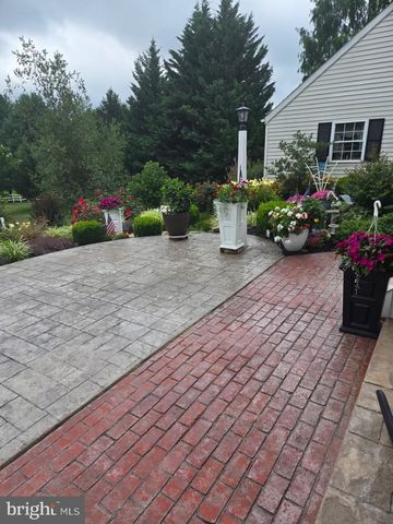 1709 COUNTRY MANOR DR, York, PA 17408