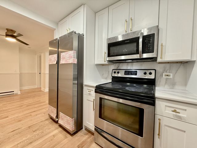 5037 N East River Road 1B, Norridge, IL 60706