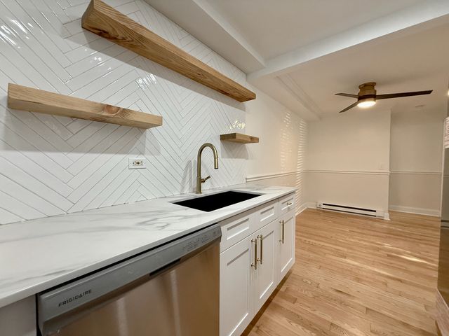 5037 N East River Road 1B, Norridge, IL 60706