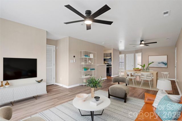 1134 Plaza Walk Drive, Charlotte, NC 28215