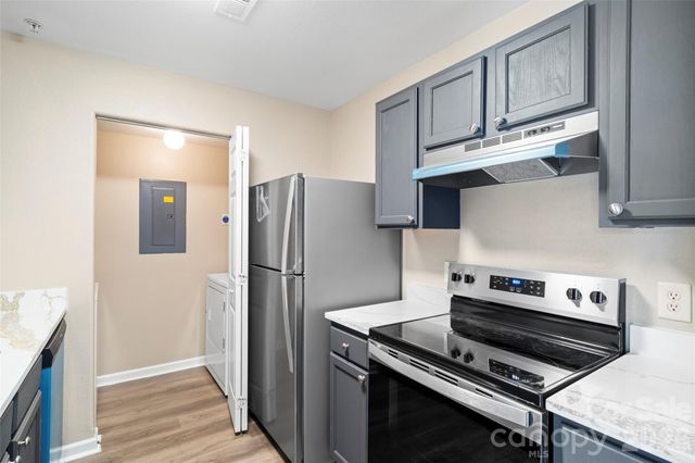 1134 Plaza Walk Drive, Charlotte, NC 28215