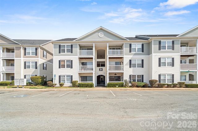 1134 Plaza Walk Drive, Charlotte, NC 28215