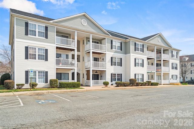 1134 Plaza Walk Drive, Charlotte, NC 28215