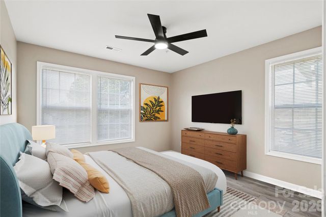 1134 Plaza Walk Drive, Charlotte, NC 28215