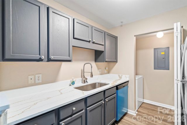 1134 Plaza Walk Drive, Charlotte, NC 28215