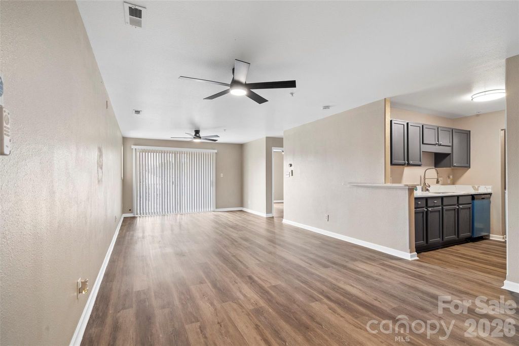 1134 Plaza Walk Drive, Charlotte, NC 28215