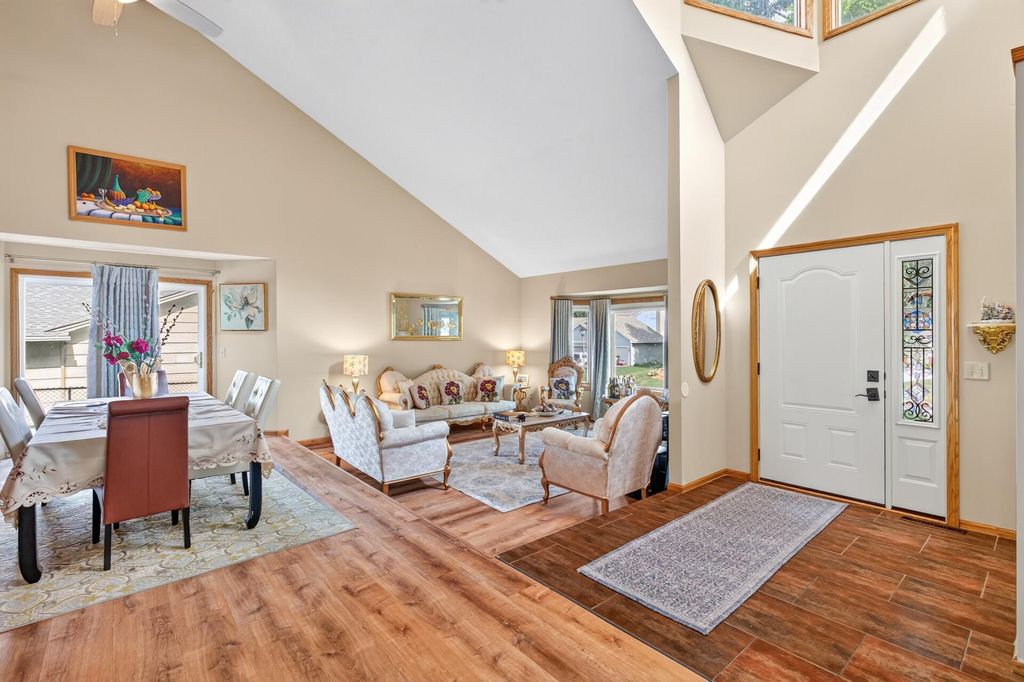 16609 Illinois Avenue, Lakeville, MN 55044 — photo 2