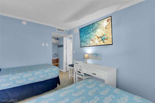 1295 Gulf Shore BLVD S 218, Naples, FL 34102