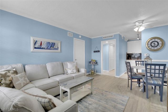 1295 Gulf Shore BLVD S 218, Naples, FL 34102