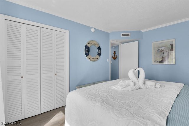 1295 Gulf Shore BLVD S 218, Naples, FL 34102