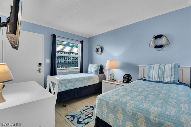 1295 Gulf Shore BLVD S 218, Naples, FL 34102