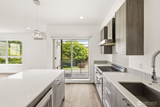 4767 35th Avenue S, Seattle, WA 98118