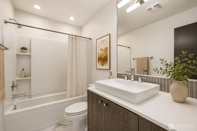 4767 35th Avenue S, Seattle, WA 98118