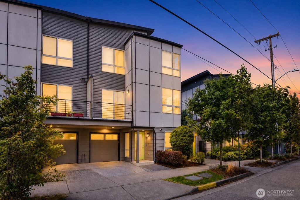 4767 35th Avenue S, Seattle, WA 98118