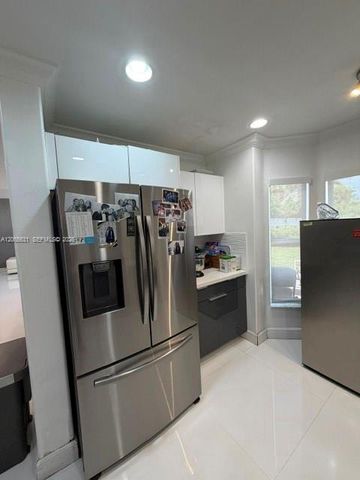 4959 SW 33rd Way, Hollywood, FL 33312