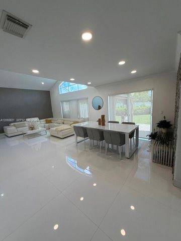 4959 SW 33rd Way, Hollywood, FL 33312