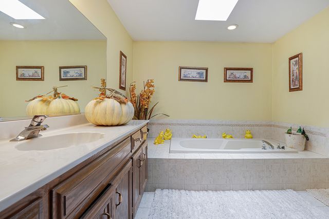 6559 Pine Lake Drive 3, Tinley Park, IL 60477