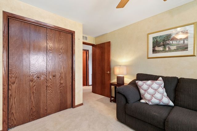 6559 Pine Lake Drive 3, Tinley Park, IL 60477