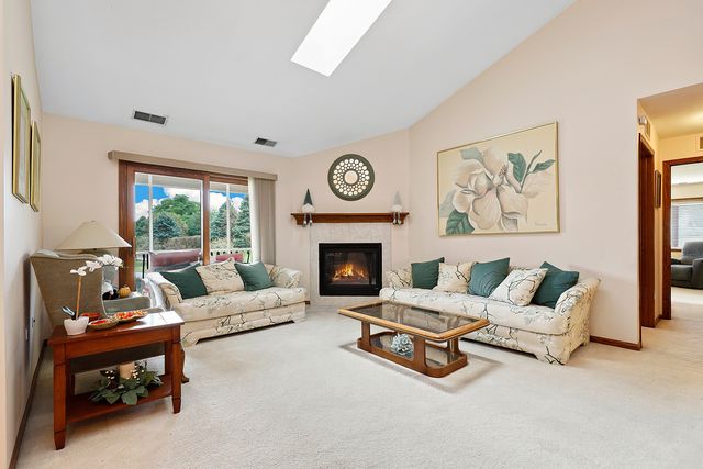 6559 Pine Lake Drive 3, Tinley Park, IL 60477