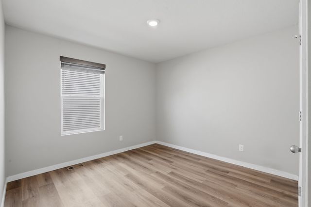 2567 SE Fox Valley Drive, West Des Moines, IA 50265