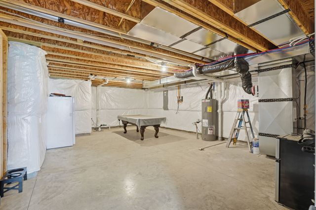 2567 SE Fox Valley Drive, West Des Moines, IA 50265
