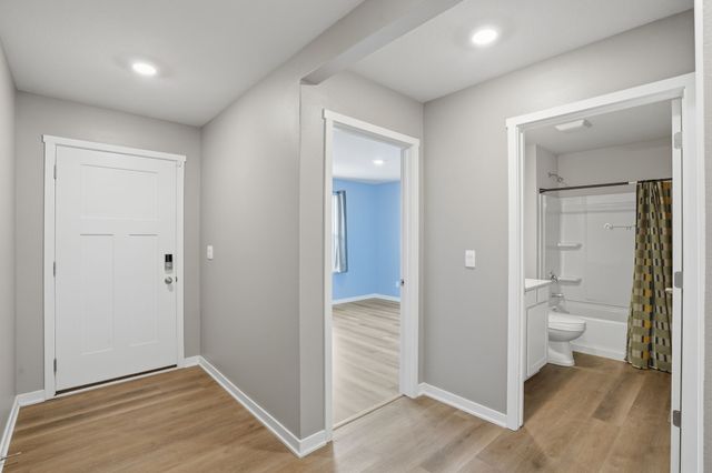 2567 SE Fox Valley Drive, West Des Moines, IA 50265