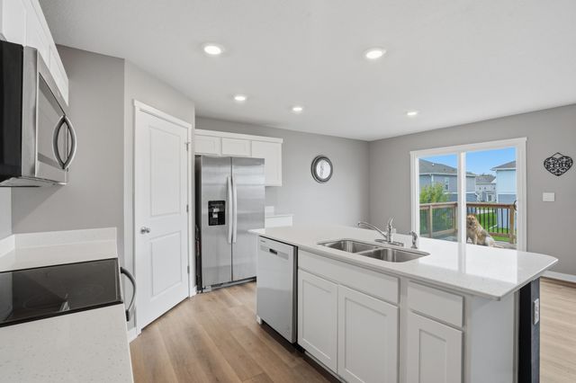 2567 SE Fox Valley Drive, West Des Moines, IA 50265