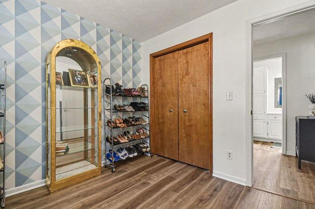 859 Summer Creek Court SE, Grand Rapids, MI 49508