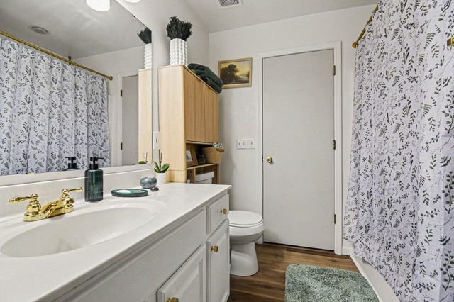 859 Summer Creek Court SE, Grand Rapids, MI 49508